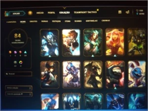 Conta LoL platina com 84 skins e passe da temporada ativo - League of Legends