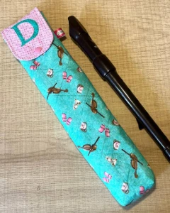 Capa para Flauta Soprano com Inicial Personalizada - Artesanato e Personalizados