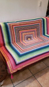 Manta em Crochê Multicolorida