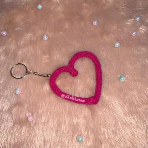 05 Unidades de Chaveiro de Coração em Tricotin - Artesanato e Personalizados
