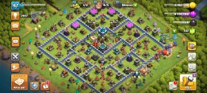 CV 13 antigo com vários itens comemorativos - Clash of Clans