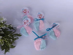Par de pezinhos de bebê em sabonete - Artesanato e Personalizados