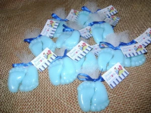 Par de pezinhos de bebê em sabonete - Artesanato e Personalizados