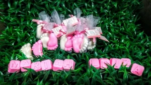 Par de pezinhos de bebê em sabonete - Artesanato e Personalizados