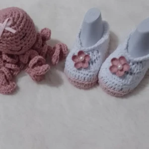 Kit Sapatinho e Polvo Rosa de Crochê