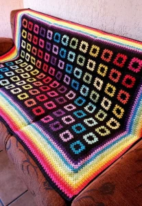 Manta Multicolorida em Crochê