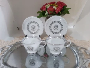 Par de Xícaras com Pires Bodas de Prata - 70 ml - Artesanato e Personalizados