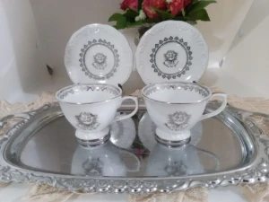 Par de Xícaras com Pires Bodas de Prata - 70 ml - Artesanato e Personalizados