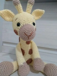 Amigurumi Girafa Dengosa - Artesanato e Personalizados