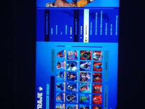 Conta de Fortnite com 245 (Incluindo Raras)