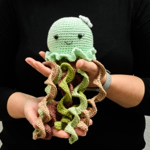 Polvo Colorido em Amigurumi - Artesanato e Personalizados