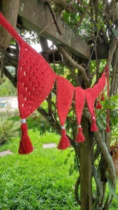 Varal de Bandeirinhas em Crochê - Artesanato e Personalizados