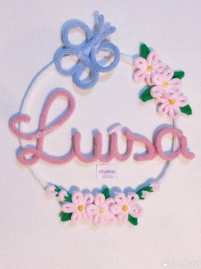 Guirlanda Flores e Borboleta em Tricotin - Artesanato e Personalizados