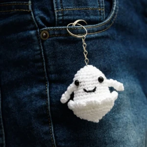 Chaveiro fantasminha em amigurumi - Artesanato e Personalizados