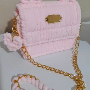 Bolsa Infantil de Crochê Bag Fluffy - Artesanato e Personalizados