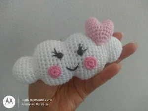Nuvem de Amor em crochê - Artesanato e Personalizados