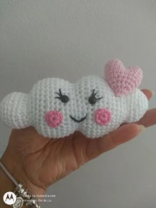 Nuvem de Amor em crochê - Artesanato e Personalizados