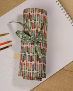 Estojo Rolinho Artesanal para 48 Lápis - Artesanato e Personalizados
