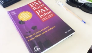 Pai rico, pai pobre (Robert T. Kiyosaki e Sharon L. Lechter) - eBooks