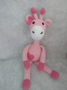 Amigurumi Girafa Gina - Artesanato e Personalizados