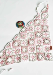 Bandana de Cabelo em Crochê Quadradinhos - Artesanato e Personalizados