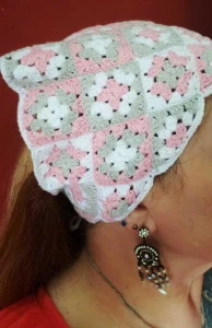 Bandana de Cabelo em Crochê Quadradinhos