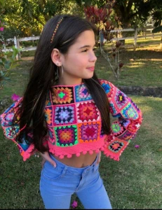 Cropped Manga Longa de Crochê Infantojuvenil - Artesanato e Personalizados