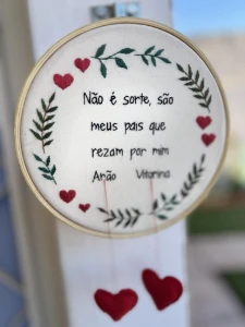 Presente católico - bordado em bastidor - Artesanato e Personalizados