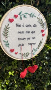 Presente católico - bordado em bastidor - Artesanato e Personalizados
