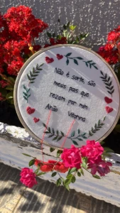 Presente católico - bordado em bastidor - Artesanato e Personalizados