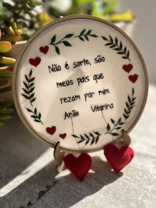 Presente católico - bordado em bastidor - Artesanato e Personalizados