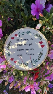 Presente católico - bordado em bastidor - Artesanato e Personalizados