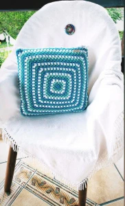 Capa de Almofada em Crochê Oceano - Artesanato e Personalizados