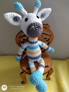 Amigurumi Girafinha Listrada - Artesanato e Personalizados