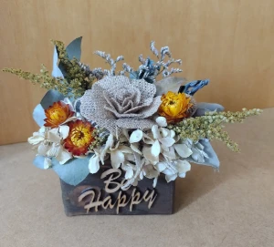 Arranjo Rustico com flor de juta - Artesanato e Personalizados