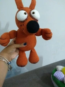 Cachorrinho Linguiça Amigurumi - Artesanato e Personalizados