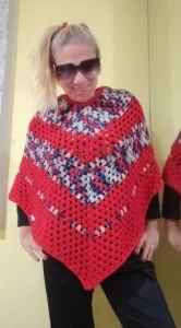 Poncho de crochê - Artesanato e Personalizados