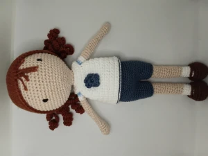 Boneca Amigurumi Luna - Artesanato e Personalizados