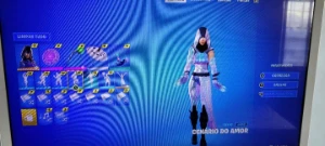 Conta de fortnite rara, itens na descrição