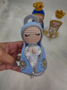 Mini Santinha em crochê - Artesanato e Personalizados