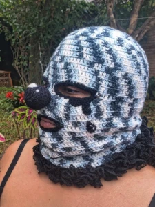 Balaclava Palhaço Camuflado em crochê - Artesanato e Personalizados