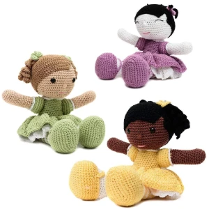 Kit bonecas Maria Re em amigurumi - Artesanato e Personalizados