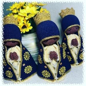 Nossa Senhora Aparecida em Amigurumi - Artesanato e Personalizados