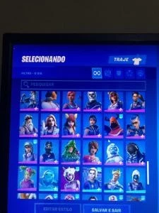 Conta fortnitedesde a season 3 com muita skin comprada