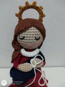 Nossa senhora Desatadora de Nós em Crochê - Artesanato e Personalizados
