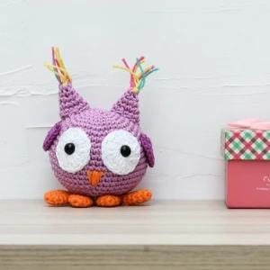 Coruja Bola em amigurumi - Artesanato e Personalizados