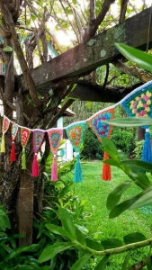 Varal de Bandeirinhas em Crochê - Artesanato e Personalizados