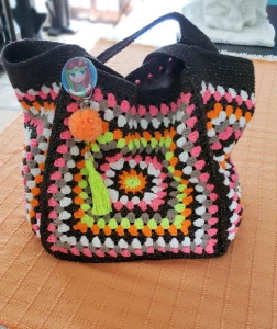 Chaveiro Pompom para Bolsas - Artesanato e Personalizados