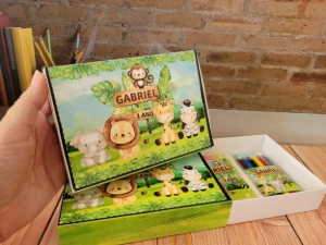 Kit Colorir e Modelar Safari com Caixinha Maleta - Artesanato e Personalizados