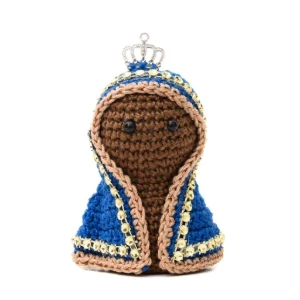 Mini Nossa Senhora Aparecida em amigurumi - Artesanato e Personalizados